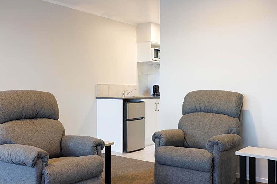 Bks Pohutukawa Lodge