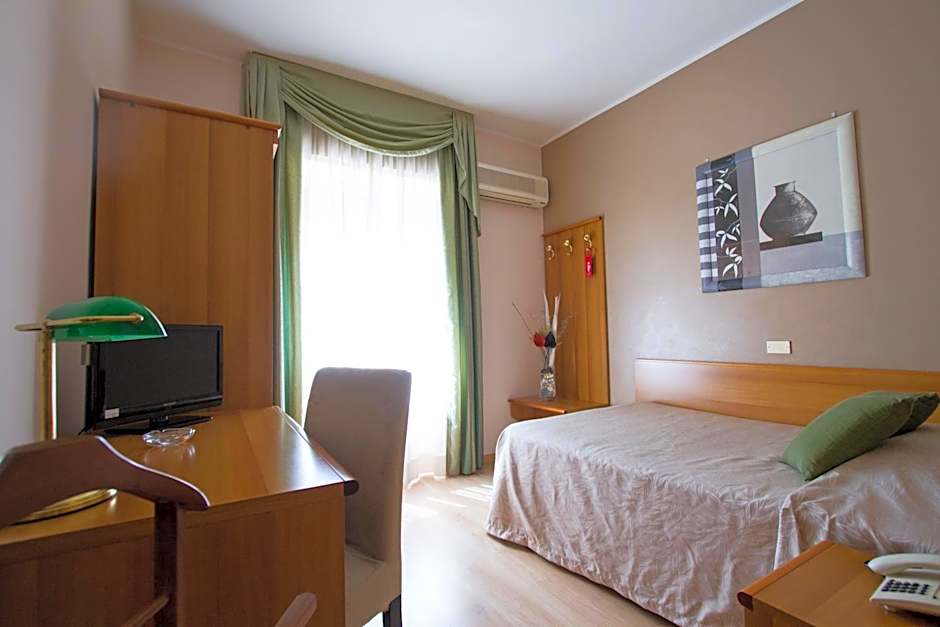 Hotel Adriano