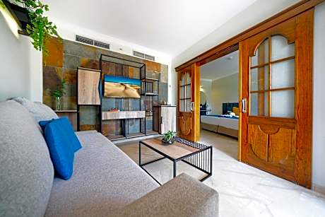 Suite (2 Adults + 1 Child)