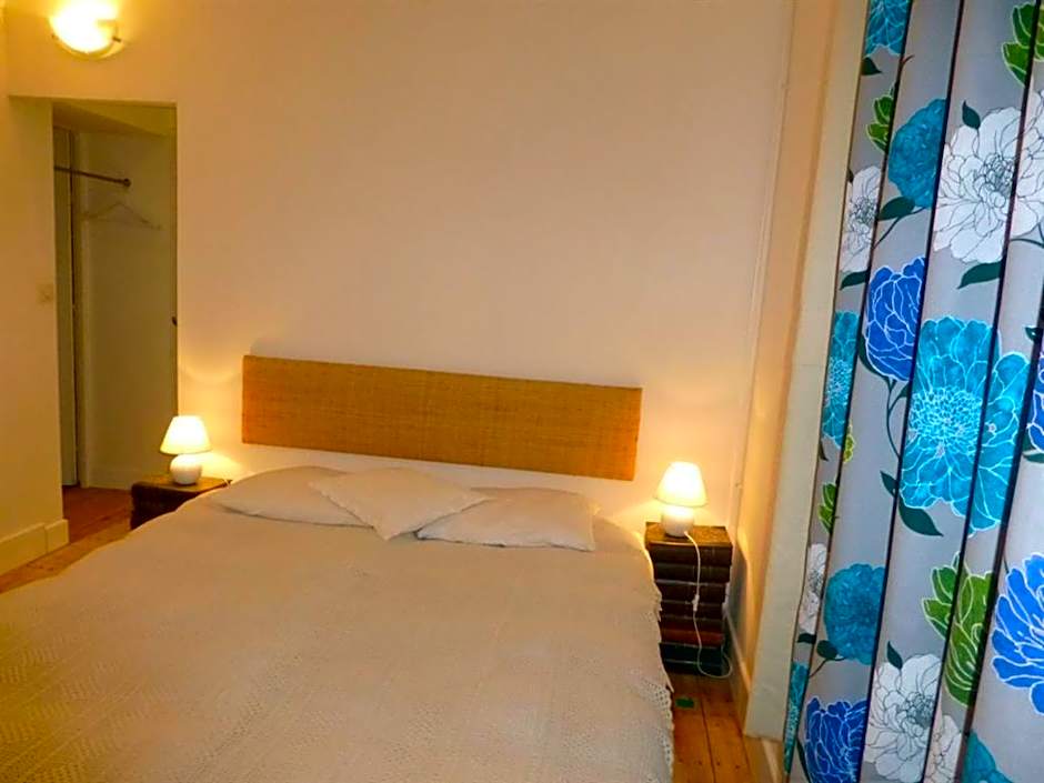 Foto 1 von 7 von Small Double Room