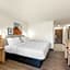 Spark by Hilton Freeport