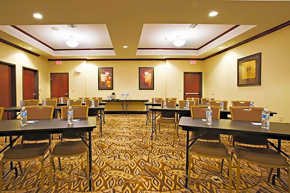Holiday Inn Express and Suites Snyder By IHG