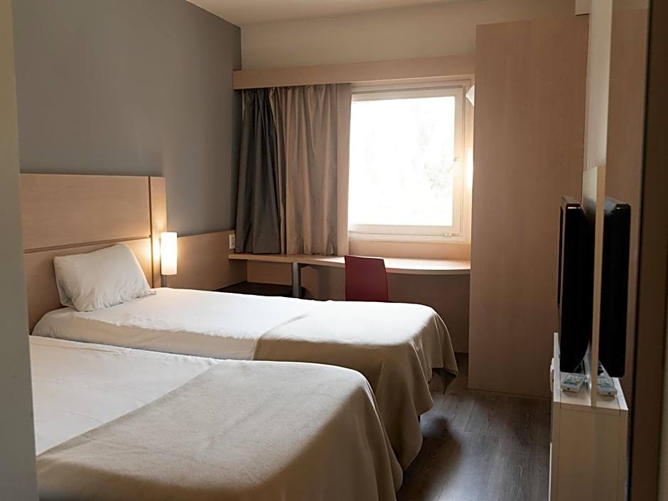 Hotel Ibis Pilar