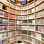 Quintessa Hotel Tokyo Haneda Comic and Books
