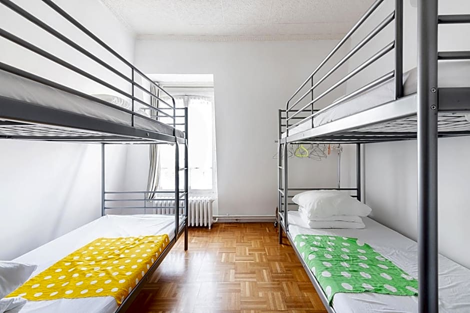 Cameleon Paris Guesthouse