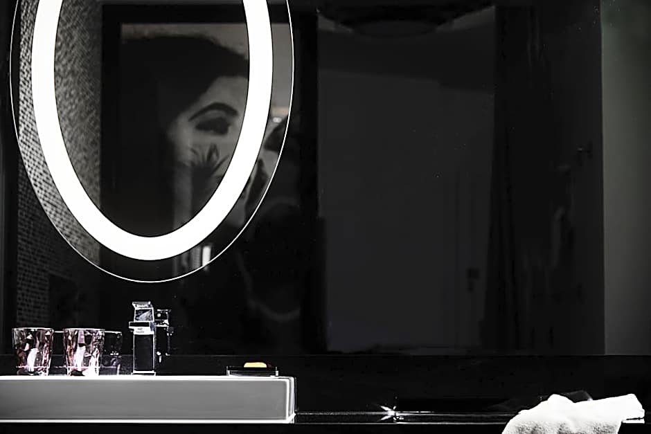 Roomers Berlin Steinplatz, Autograph Collection