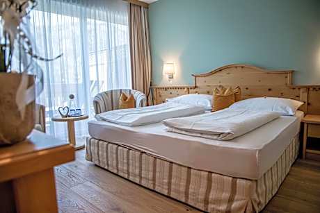 Double Room 3rd floor, south side, with 	terrace and mountain view