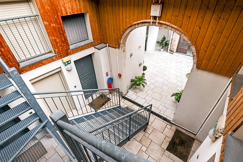 Lyo Hotel