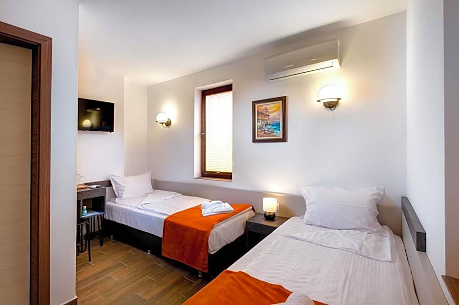 Panorama Blue Family Hotel and Free parking