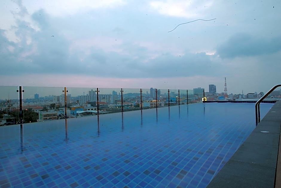 LEVANA PATTAYA HOTEL