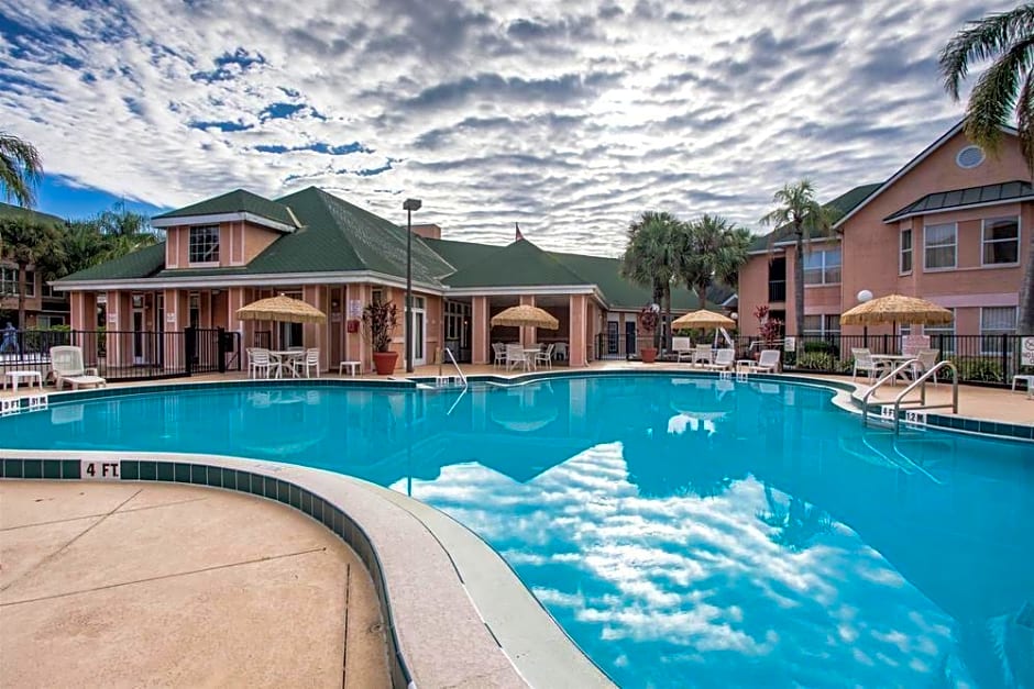 Palms Hotel and Villas