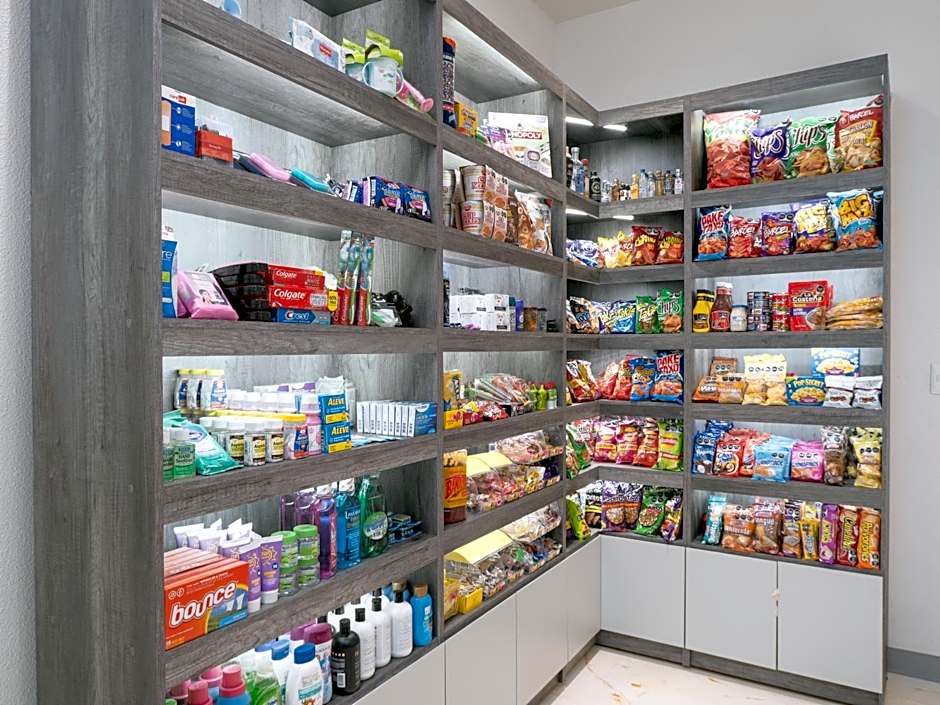 Hotel Mesaluna Short & Long Stay