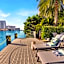 Spectacular View wBalcony Pool