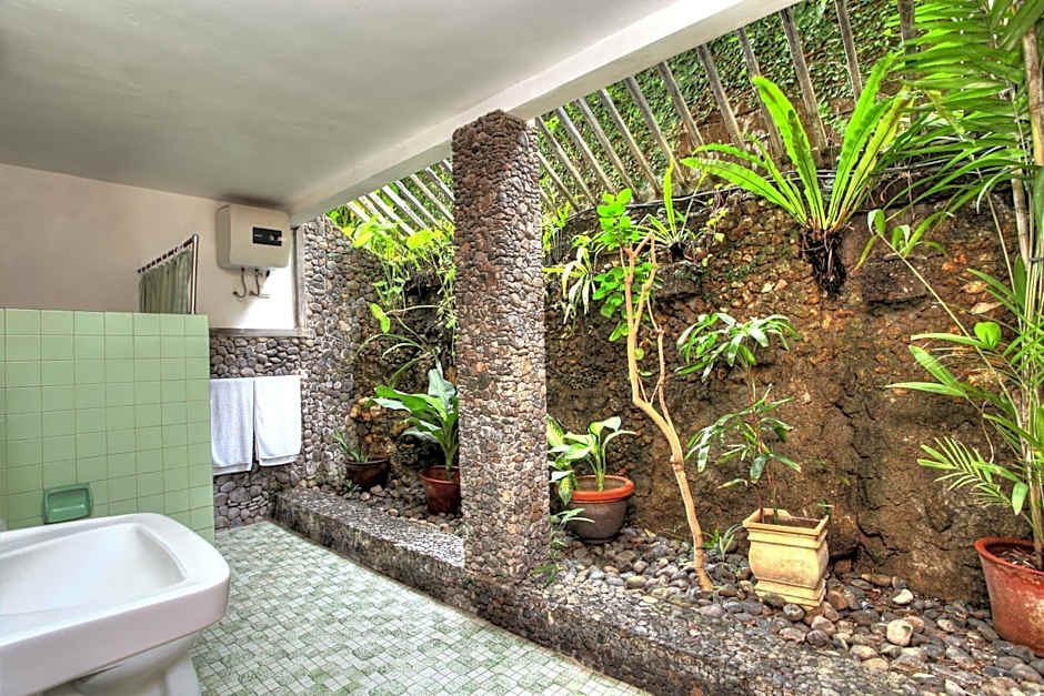 Raja Gardens Hotel