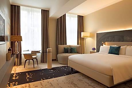 Superior Room, Larger Guest room, 1 King