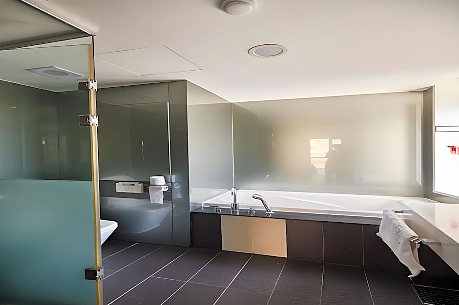 Crest72 Hotel