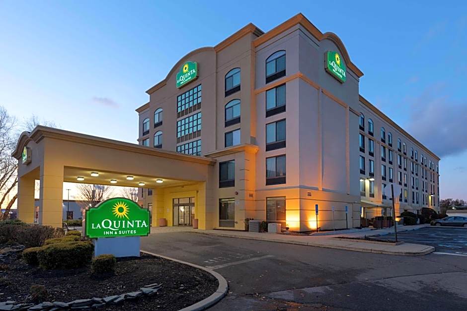 La Quinta Inn & Suites by Wyndham Garden City