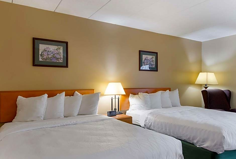All Seasons Inn & Suites