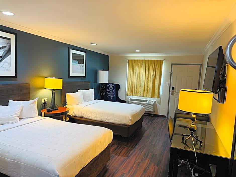 Baymont by Wyndham Bakersfield