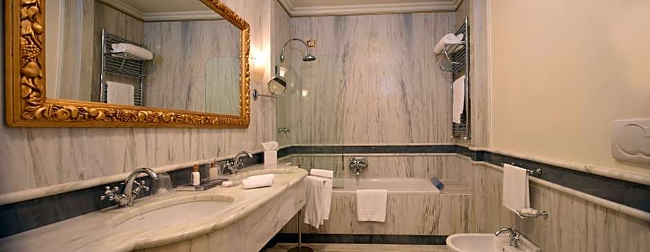 Ca' Sagredo Hotel