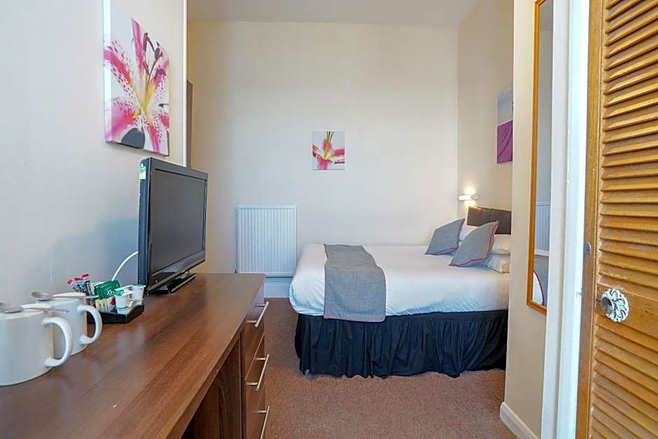 OYO Shanklin Beach Hotel