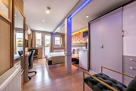 Triple Room with Balcony