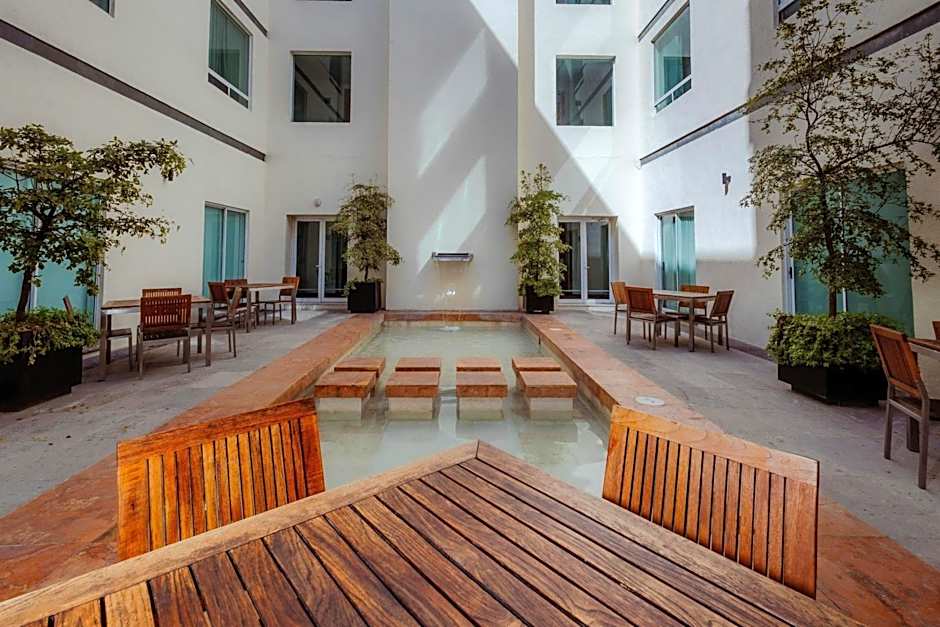 Sheraton Leon