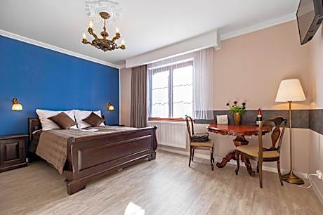 Studio with Garden View