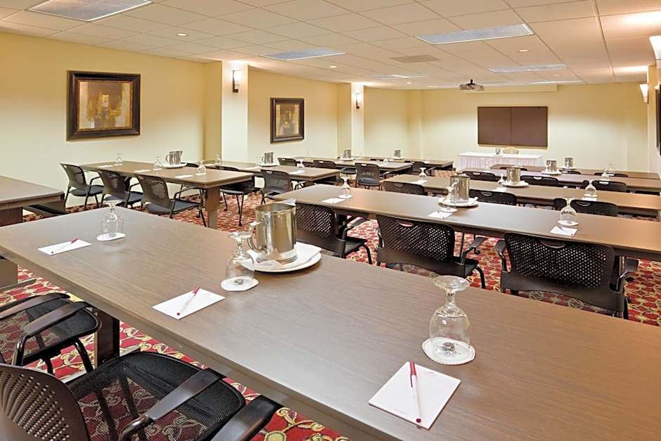 Crowne Plaza Cleveland Airport By IHG