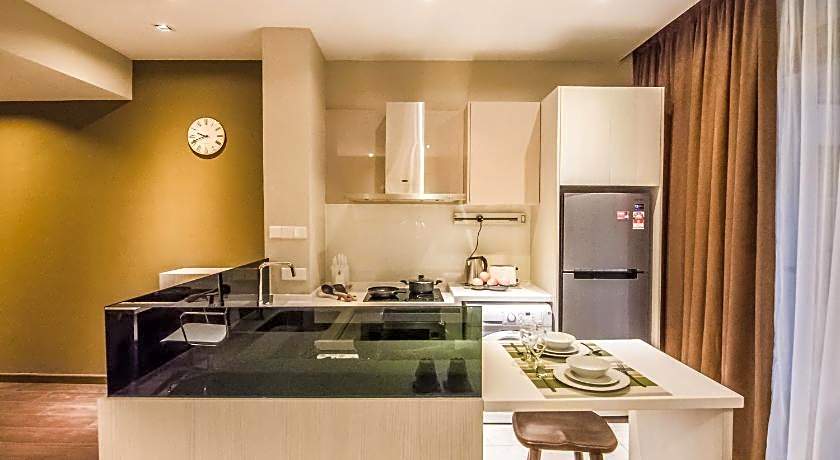 Marina Travellers Suite @ Riverson SOHO