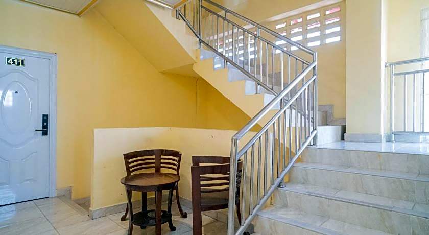 RedDoorz Plus Syariah near Pasar Turi