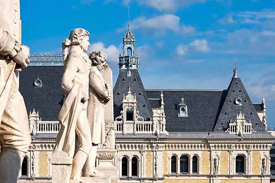 W Budapest