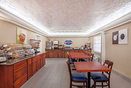 Baymont by Wyndham Lake City I-75