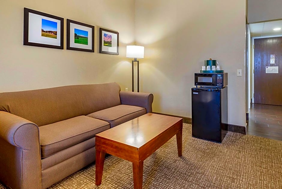 Comfort Suites Bethlehem Near Lehigh University and LVI Airport