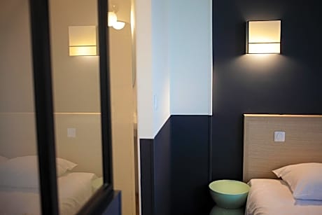 Double Room with Balcony (4th floor)