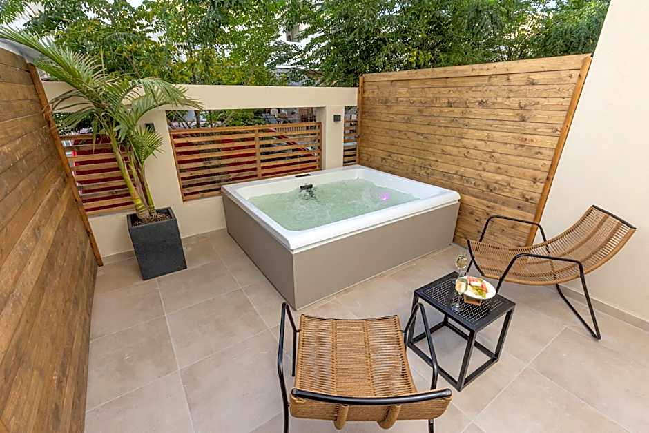 Cabana Blu Hotel & Suites