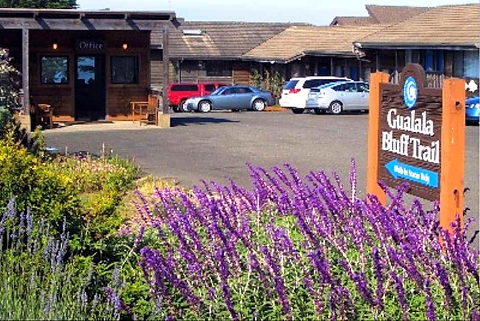 Gualala Surf Inn on the ocean bluff