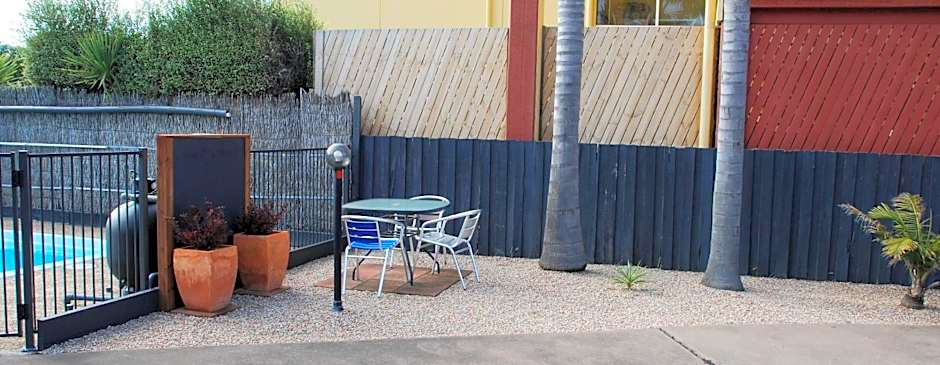 Cunningham Shore Motel