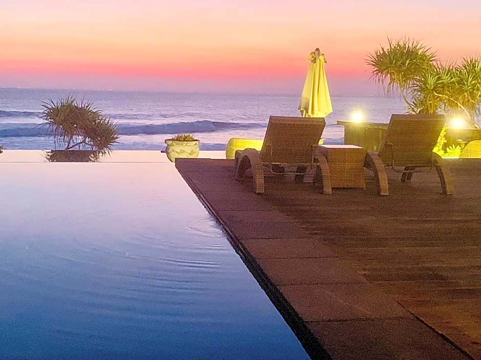 The Palms Ceningan Hotel