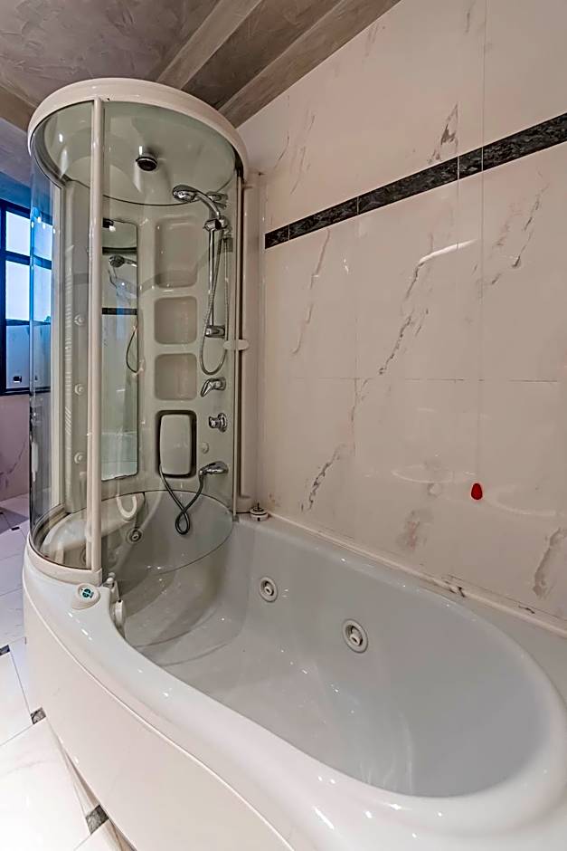 Dado Hotel International