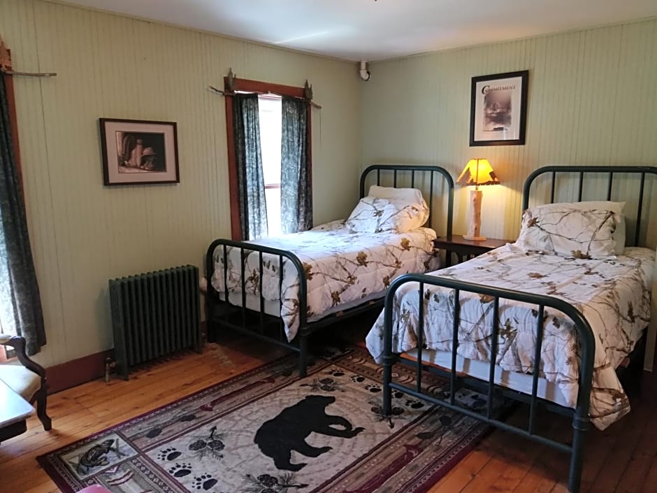 The Woods Inn