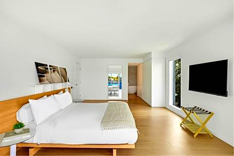 Deluxe Two Bedroom Apartment Waterfront