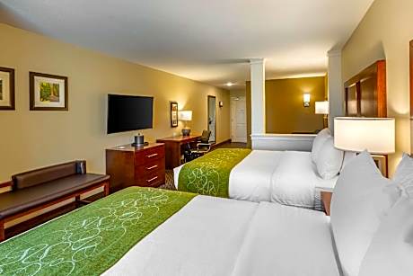 2 Queen Beds, Suite, Nonsmoking