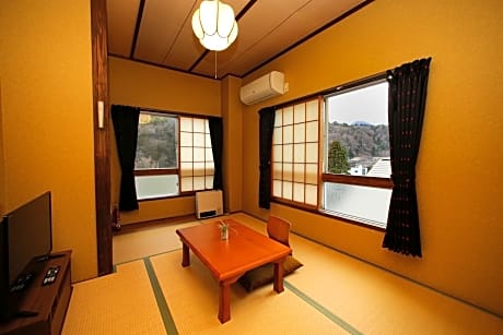 Japanese-Style Economy Room with Shared Bathroom - Main Building