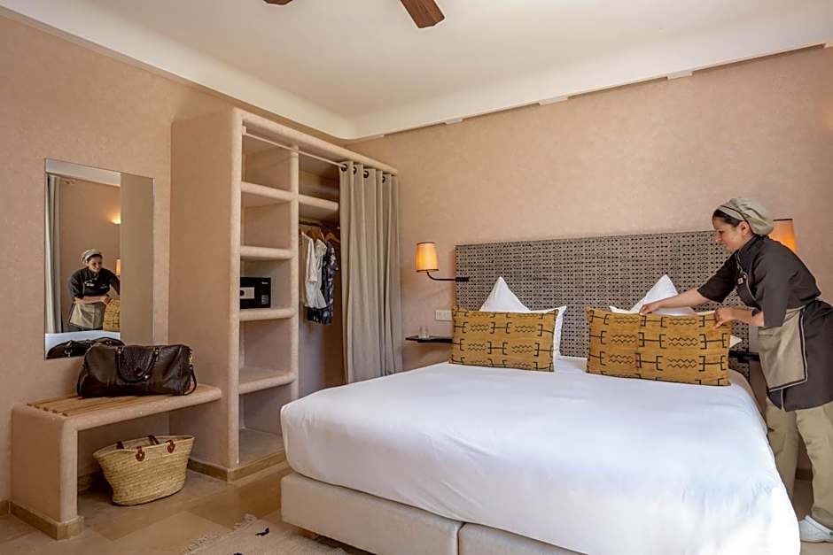 Oasis lodges