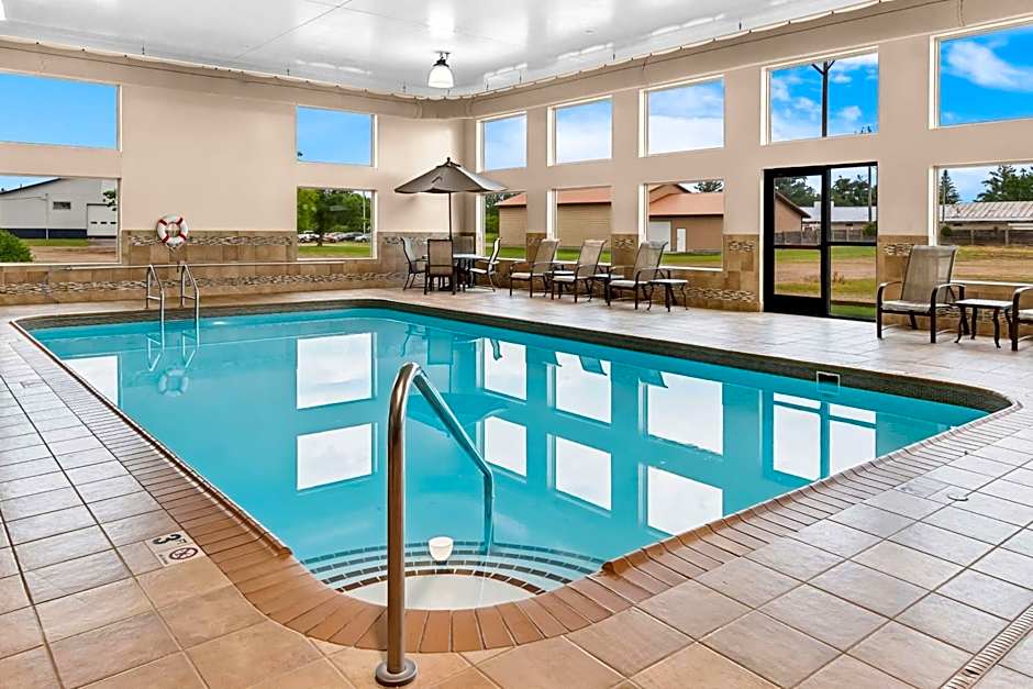 Heartland Inn & Suites, SureStay Collection by Best Western