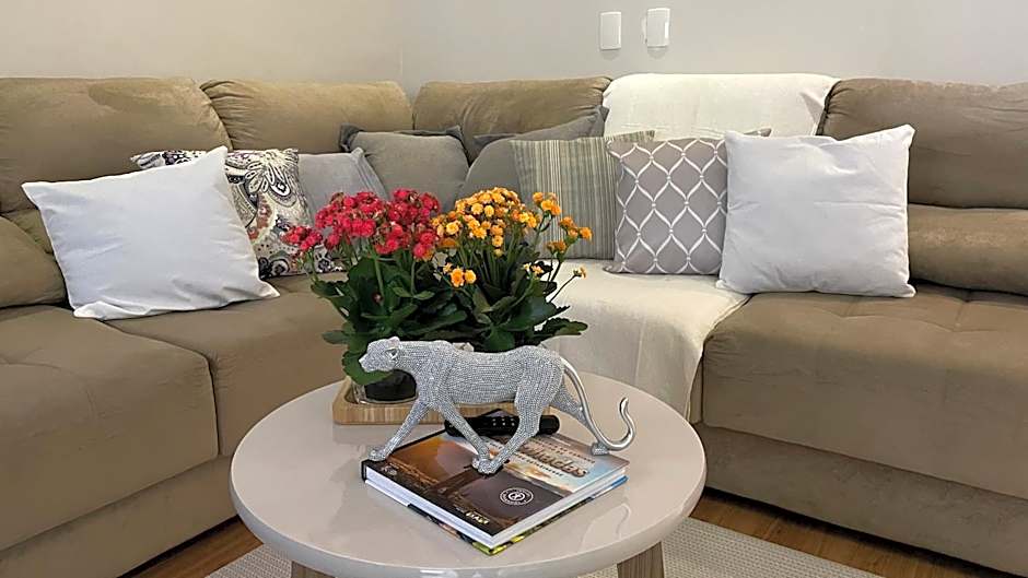 Apto todo climatizado a 5min da Vila Germânica, 3 quartos mais um quarto conjugado, berço e garagem