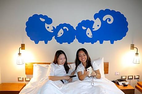 Kokotel Bangkok Surawong