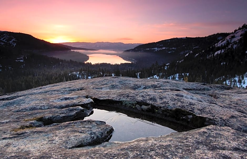 Donner Lake Village