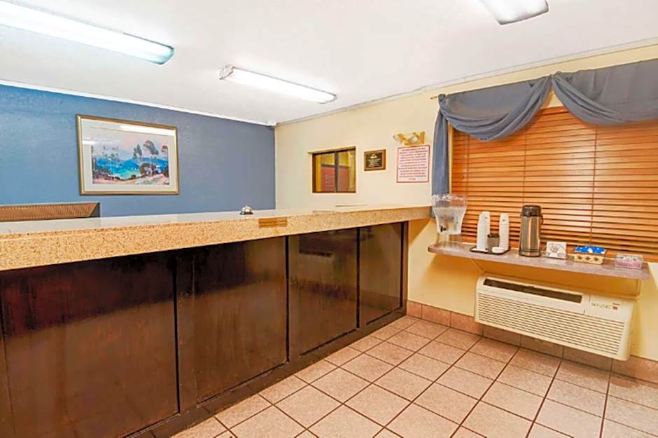 Days Inn by Wyndham El Paso Airport East